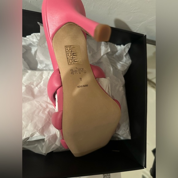 New COACH heels - Picture 2 of 4